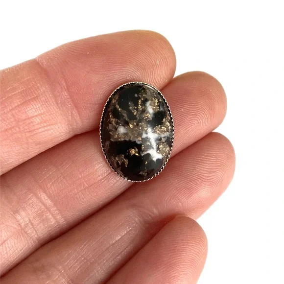 Genuine VINTAGE oval black fleck acrylic stud earrings - Picture 2 of 6